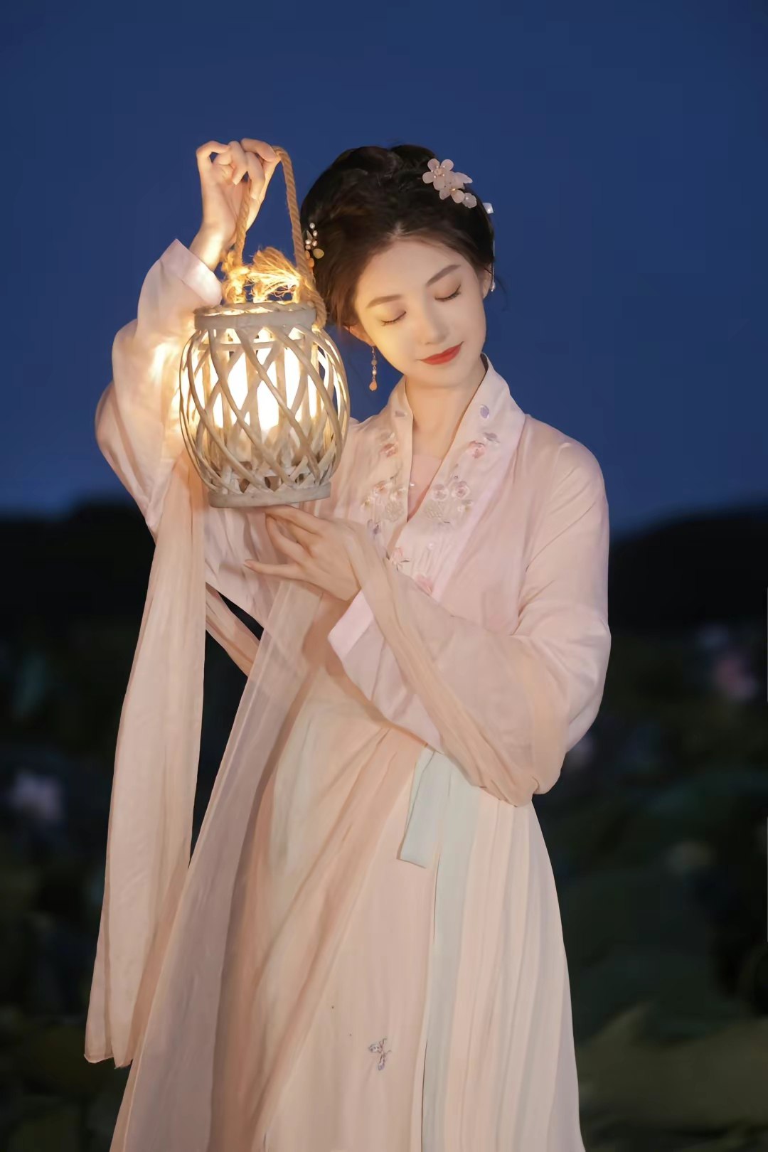 涓涓二姐个人简历 涓涓二姐工作室在哪里